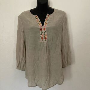 Women’s Olivia&Martin embroidered blouse size medium